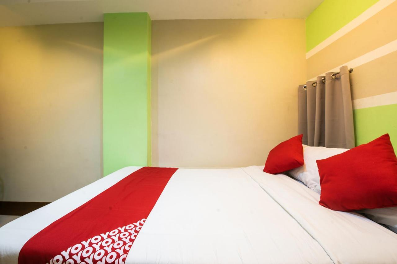 Oyo 475 Pearl Blossom Hotel Манила Екстериор снимка